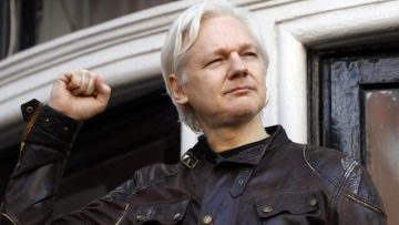 Italia mille fuochi per Julian Assange
