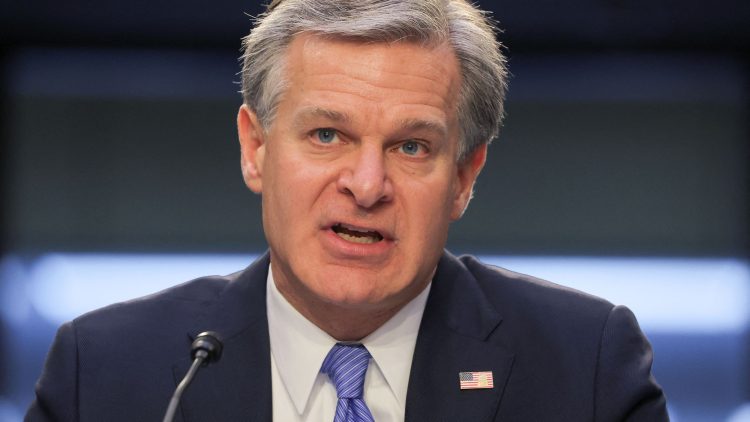 FBI, l’ultima spiaggia delle provocazioni