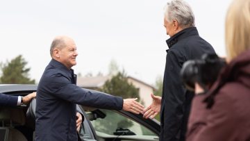 Scholz in Lituania, “armatevi e partite!”