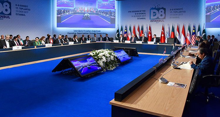 D-8 compatto contro Israele